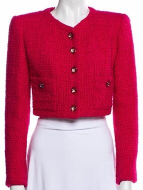 Authentic CHANEL Pink Cropped Bouclé Jacket great condition 🫶🏽